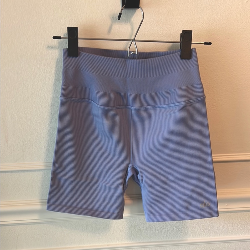 Alo Yoga Purple Ribbed Bike Short size S worn twice